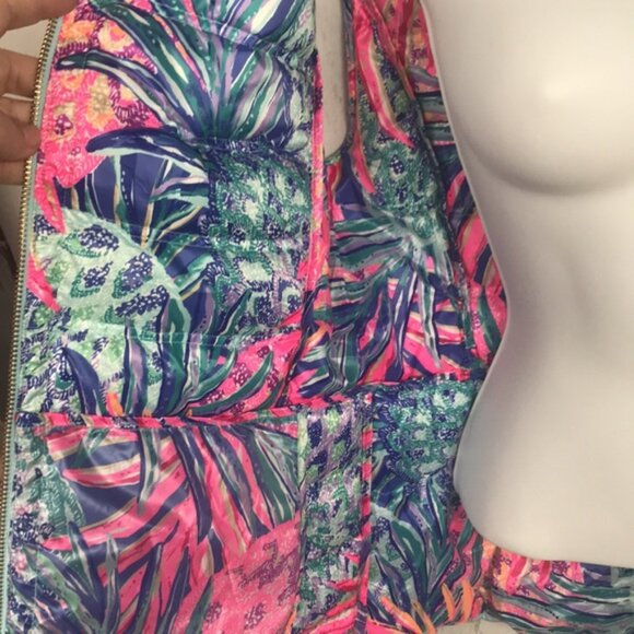 Lilly Pulitzer Elana Puffer Vest 🌊 Sea Salt Blue - Picture 10 of 16